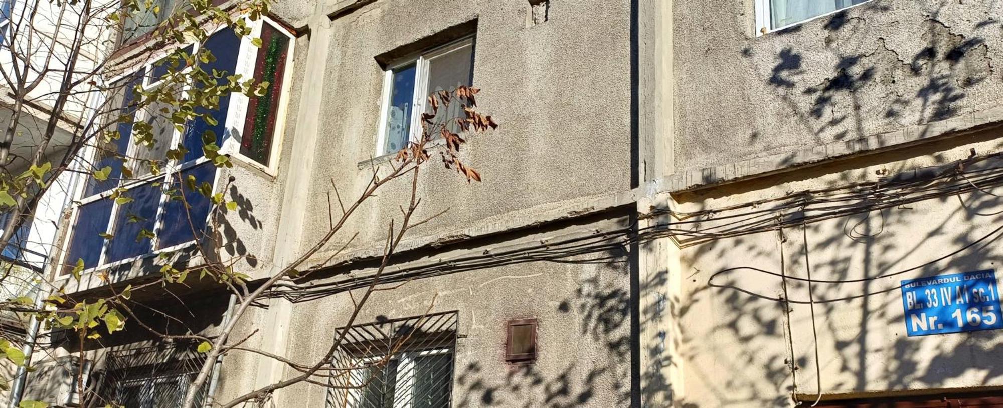Garsoniera Luminoasa Lägenhet Craiova Exteriör bild